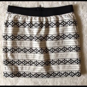 🍎 GAP Black & White Print Skirt. Size 0.